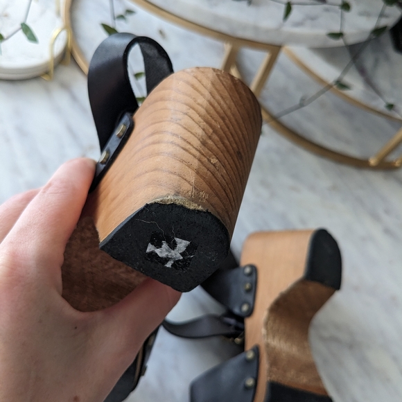 Lisa B Peep Toe Wooden Clog - Picture 9 of 15